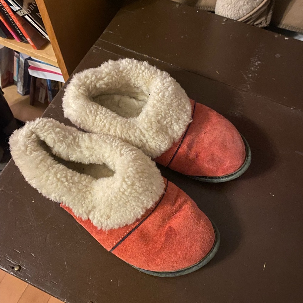 Garneau Made in Canada 100% sheepskin shearling slippers red 7 7.5 8